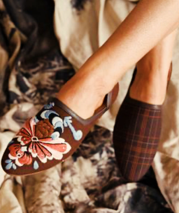 Circular by M.A.Dainty in choc/flowers - Cecil & Gunn Collections