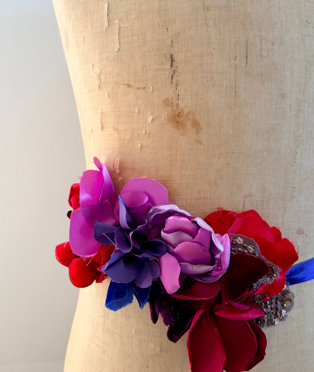 Cecil and Gunn - Flower Bomb - Sir Cuffs Alot Blushes - Cecil and Gunn