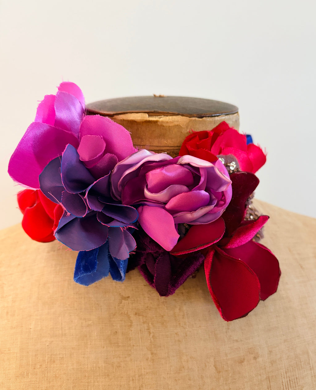 Cecil and Gunn - Flower Bomb - Sir Cuffs Alot Blushes - Cecil and Gunn