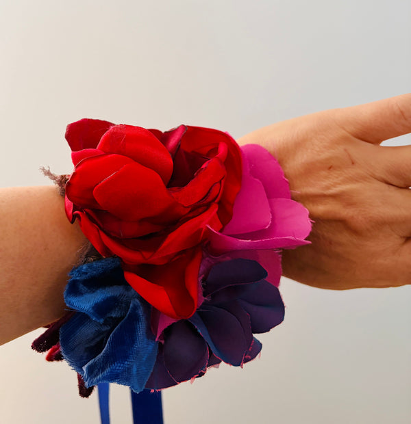 Cecil and Gunn - Flower Bomb - Sir Cuffs Alot Blushes - Cecil and Gunn