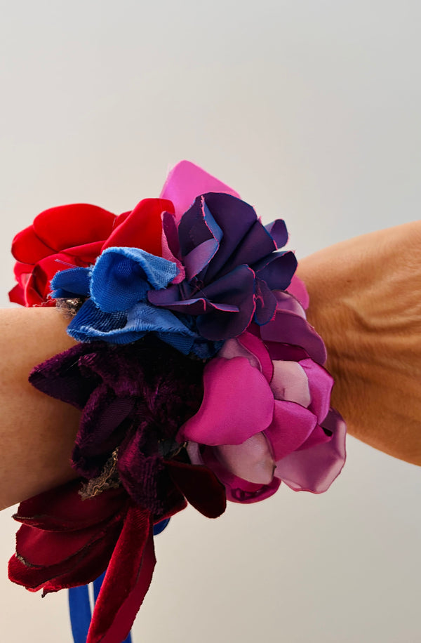 Cecil and Gunn - Flower Bomb - Sir Cuffs Alot Blushes - Cecil and Gunn