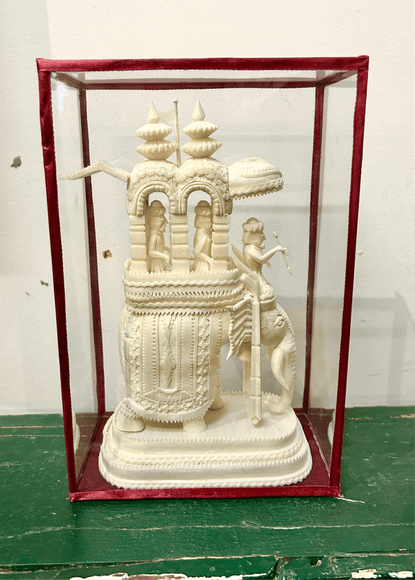 Cecil & Gunn Collections - Objects - Indian Scene in glass case - Cecil and Gunn
