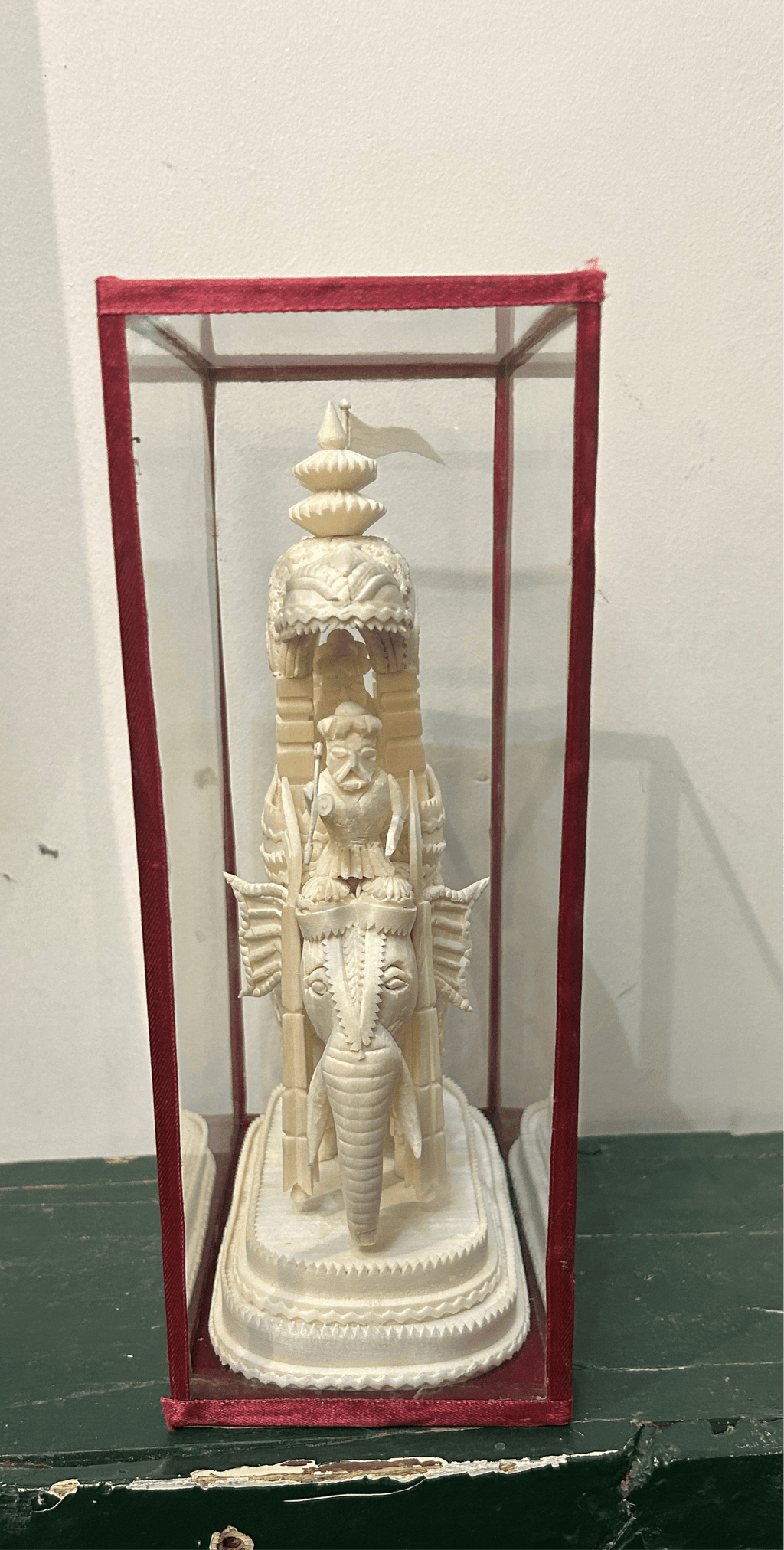 Cecil & Gunn Collections - Objects - Indian Scene in glass case - Cecil and Gunn