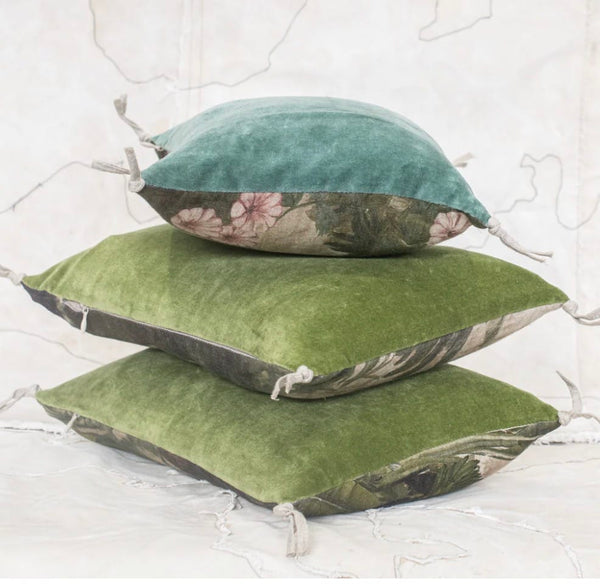 En fil d' Indienne - Cushions - Flower Cushion - Cecil and Gunn