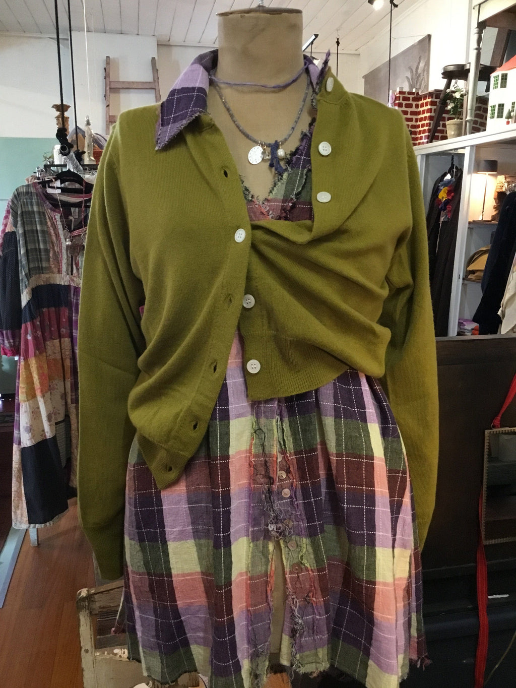 Montaigne - Cardigan - Minimalist Lambswool Cardiganu - Cecil and Gunn